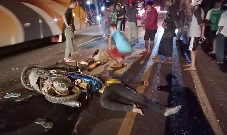 Kecelakaan Maut Adu Moncong di Pantura Tuban, Seorang Pengendara Motor Tewas Terkapar