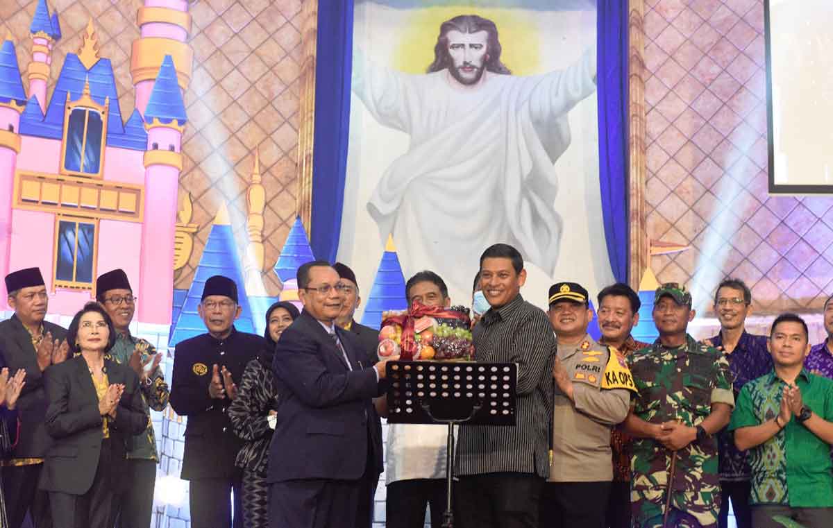 Hari Natal, Wali Kota Kediri Kunjungi Sejumlah Gereja