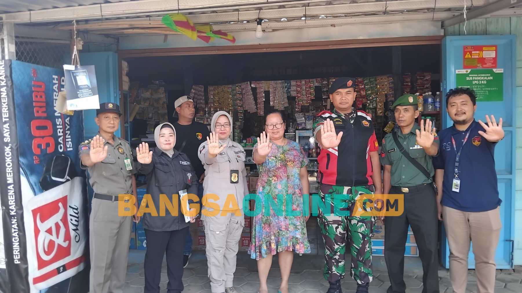 Operasi Rokok Ilegal di Gemarang Madiun, Petugas Temukan Penjual Kumpulkan Pita Cukai