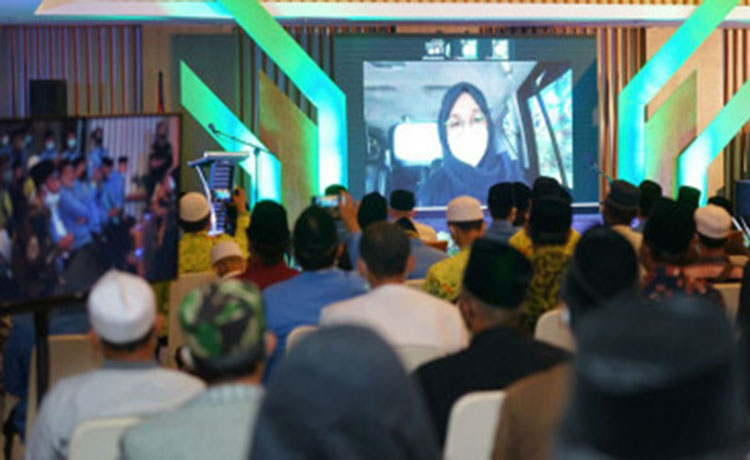 Hadir Virtual di Acara Halakah, Bupati Ipuk Ajak Guru Ngaji di Banyuwangi Manfaatkan Teknologi