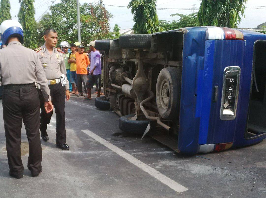 Mobil Wisata Siswa TK Terguling di Lamongan, Lima Orang Terluka