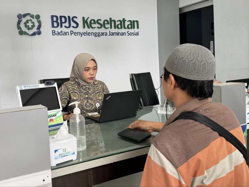 Seorang Peserta JKN melaporkan modus penipuan yang diterimanya ke Kantor Cabang BPJS Madiun