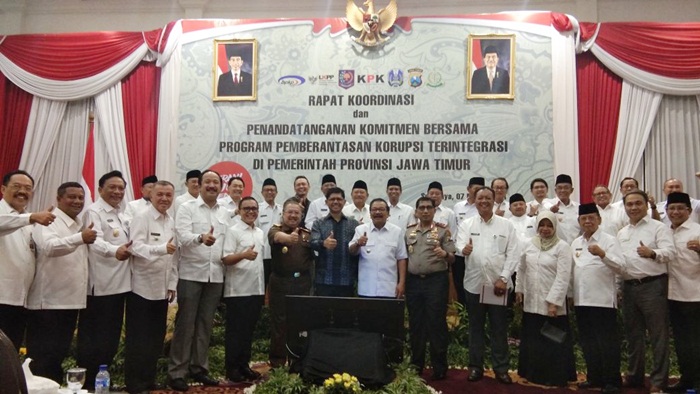 Komitmen Berantas Korupsi, Pakde Karwo Lakukan Ini
