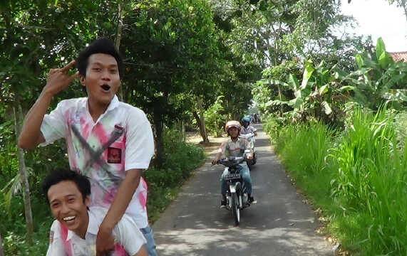 Meskipun Dilarang, Aksi Corat Coret Kelulusan di Pamekasan Masih Berlangsung