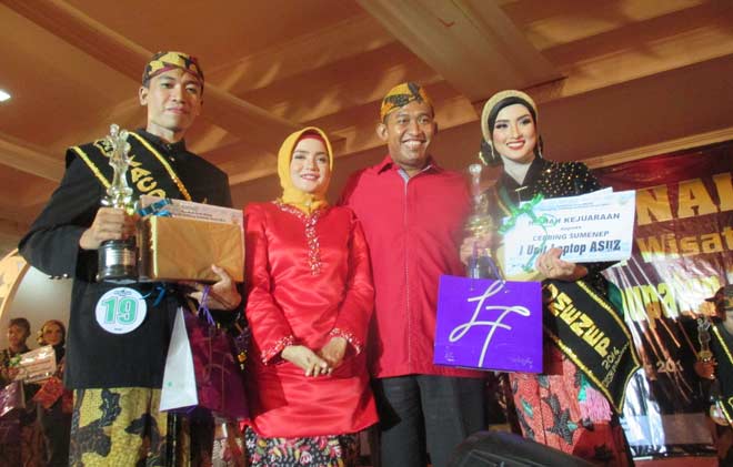 Malam Puncak Grand Final Pemilihan Kacong tor Cebbing Sumenep 2016 Berlangsung Meriah