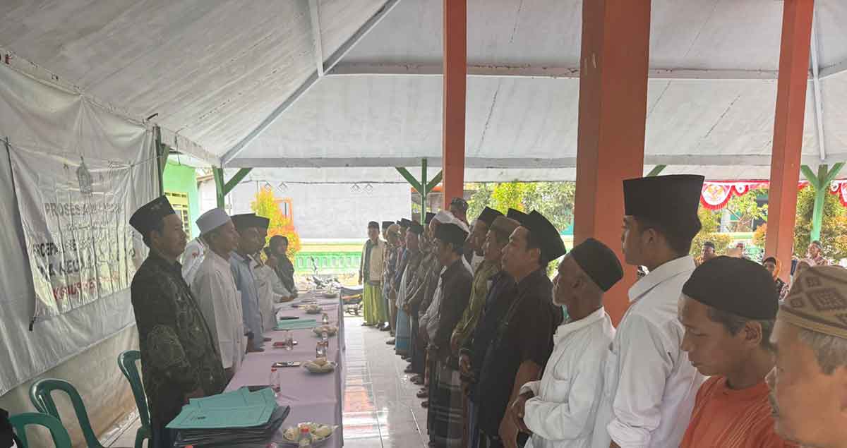 Kantah Kabupaten Pasuruan Lakukan Penandatanganan Akta Ikrar Wakaf Masal di KUA Rejoso