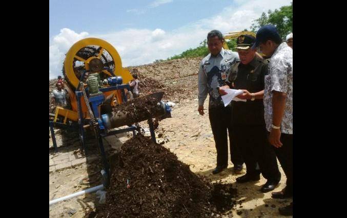 Warga Keluhkan Bau Busuk di TPA Tambakrigadung Lamongan
