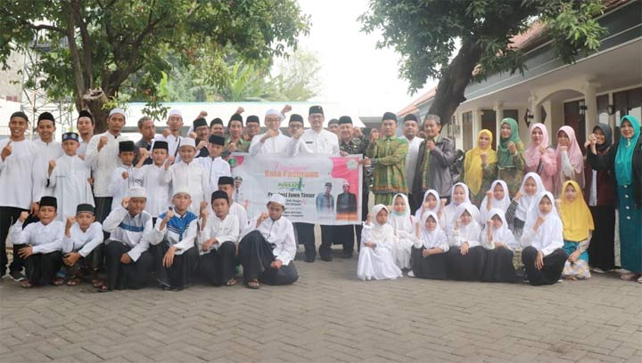 Wawali Pasuruan Teno bersama Kontingen Porsadin Kota Pasuruan.