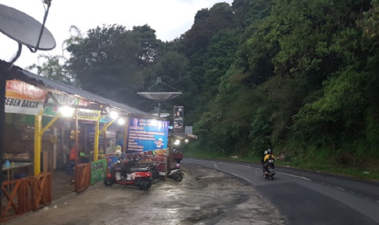 Tempati Area Rawan Longsor, Pedagang Kawasan Payung Diimbau Tak Berjualan