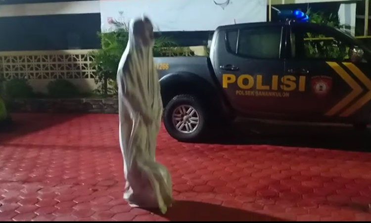 Bikin Prank Pocong, Enam Bocah Belasan Tahun di Blitar Digiring ke Kantor Polisi