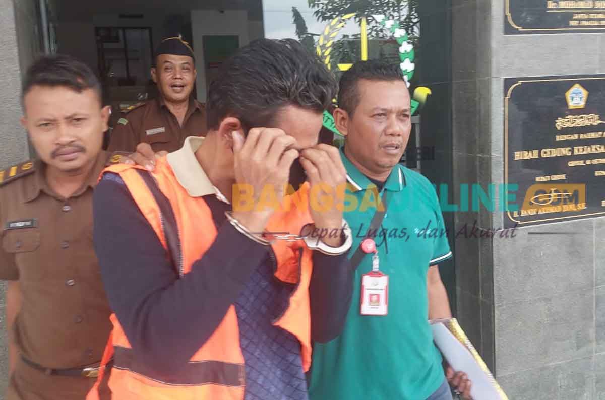 Kejari Gresik Tahan Tersangka Pengemplang Pajak Rp555 Juta