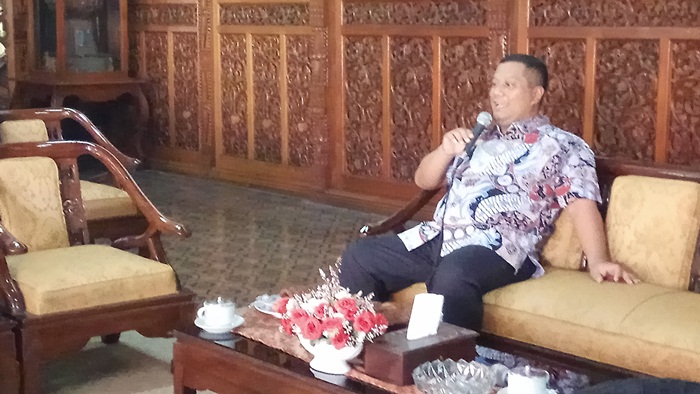 Bupati MKP mengungkapkan rencana pengadaan 348 ASN baru. Ia menyatakan pengadaan ini tak pakai duit dan titip.Foto : Yudi E/BANGSAONLINE