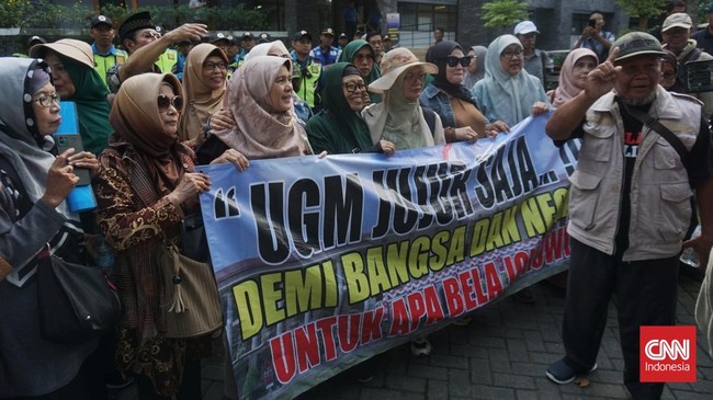 Massa Geruduk Kampus UGM, Minta Jujur soal Ijazah Jokowi