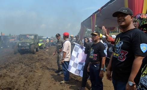 bupati Mojokerto Mustafa Kemal Pasha turut menyemangati. foto:humas