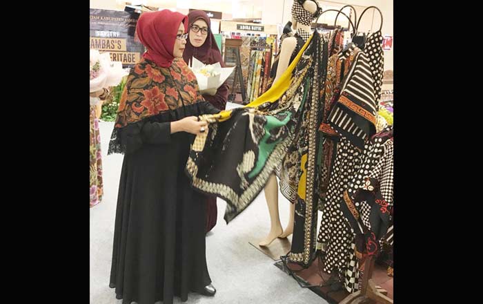 Fatma Saifullah Yusuf: APPMI Jatim Wadah Desainer dan Perajin Wastra Cari Peluang Pasar