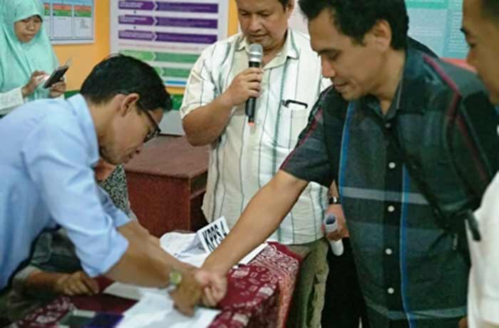 Pemilih penyandang disabilitas saat mengikuti sosialisasi tata cara pencoblosan.