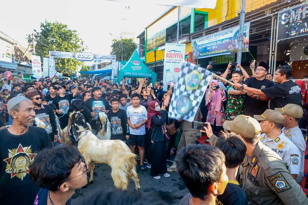 Culture and Traditional Eid Adha, Tradisi Unik Ini Diapresiasi Plt Bupati Gresik