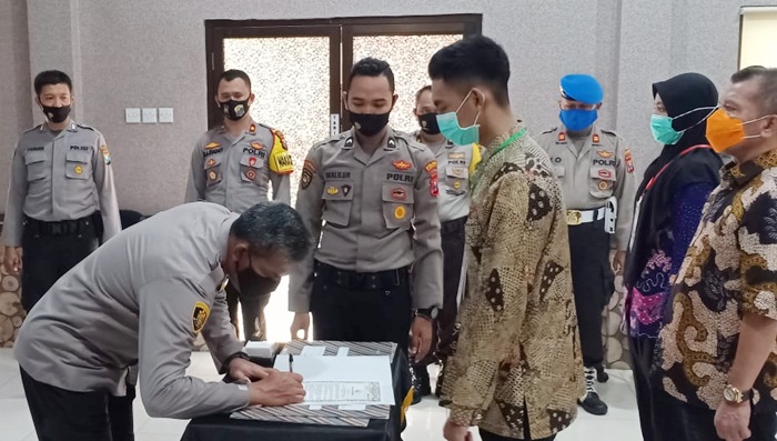 Polres Pamekasan Teken Pakta Integritas Penerimaan Anggota Polri yang 'Betah'