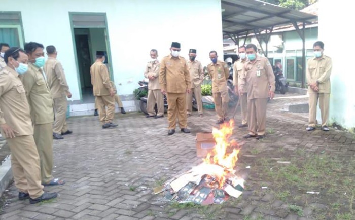 Sebanyak 732 Buku Nikah di Tuban Dibakar Kemenag, Ada Apa?