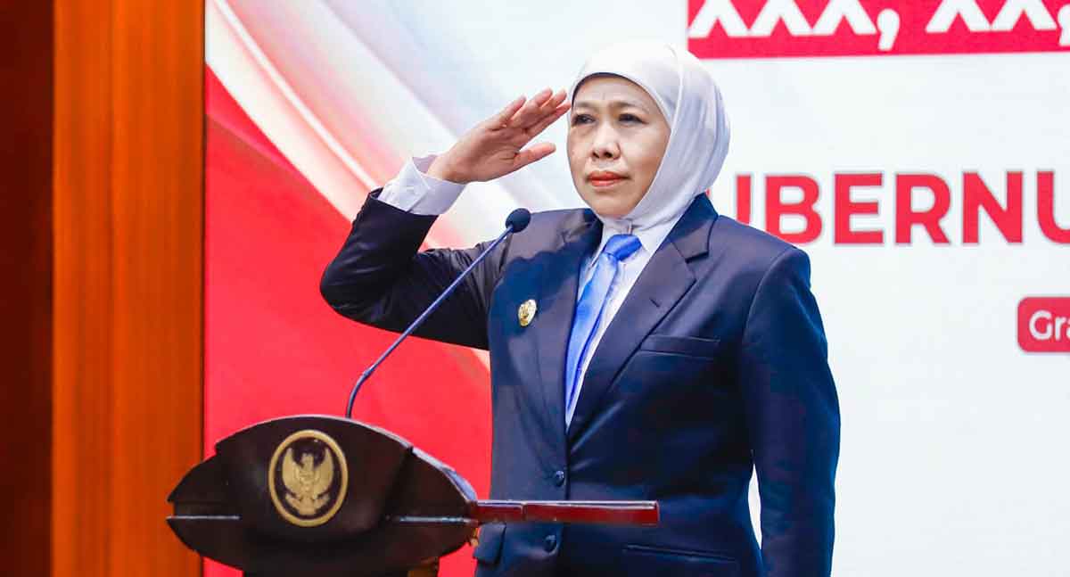 Sematkan SLKS ke 653 ASN, Gubernur Khofifah Dorong Filosofi Kerja 'JATIM BISA'