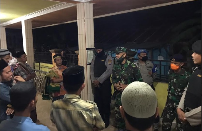 Lanal Tolitoli Bersama Polri dan Instansi Terkait Ajak Masyarakat Beribadah di Rumah