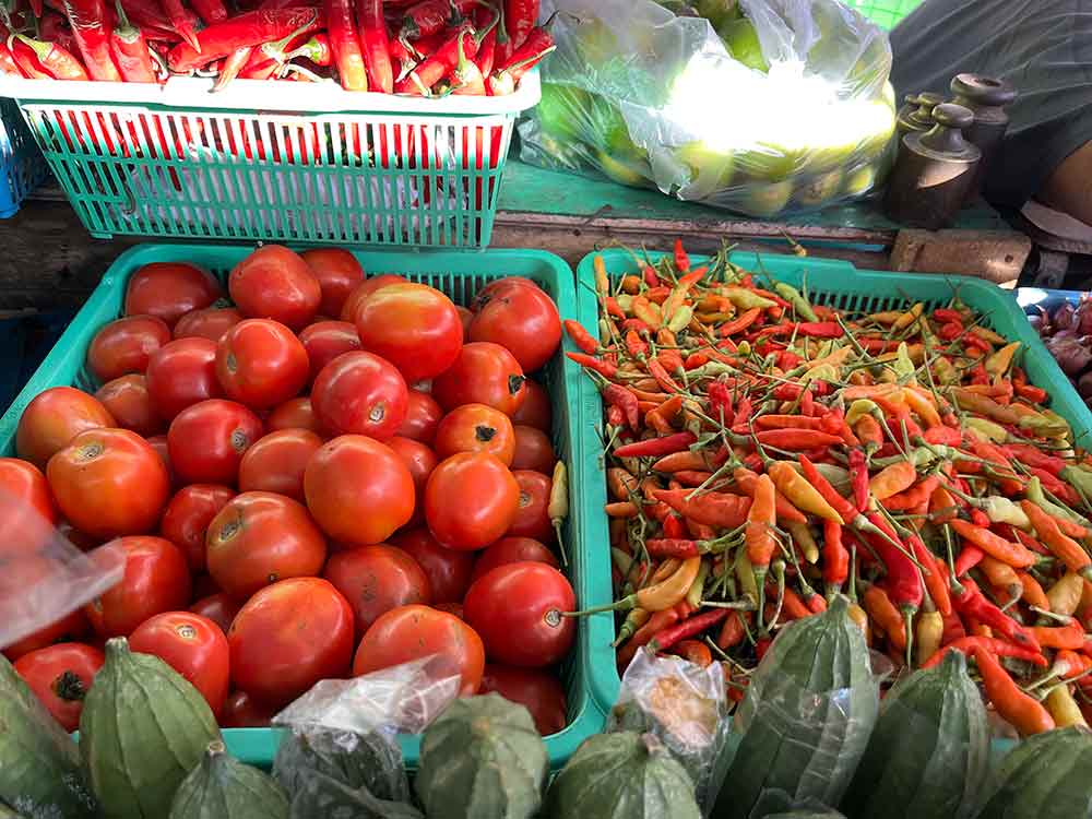 Update Harga Sembako Jatim Kamis 17 Juli 2025, Cabai Rawit dan Tomat Turun