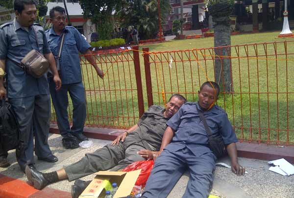 Demo Honorer K1 dan K2 di Nganjuk Diwarnai 'Gantung Diri'