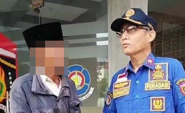  Auto Ngilu Bayangin Alasannya, Kakek ini Minta Tolong Damkar Ngawi Lepas Paralon di Kelaminnya