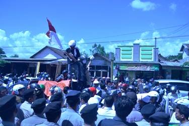 Dinilai Tak Independen, KPU Bondowoso Didemo Berbagai Elemen