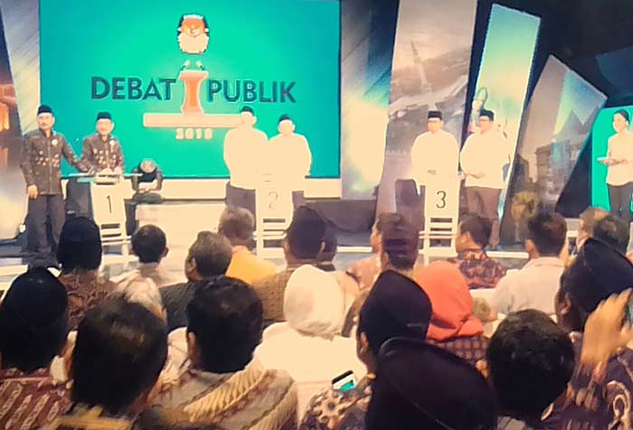 Suasana saat berlangsung sesi pertanyaan bagi para paslon.