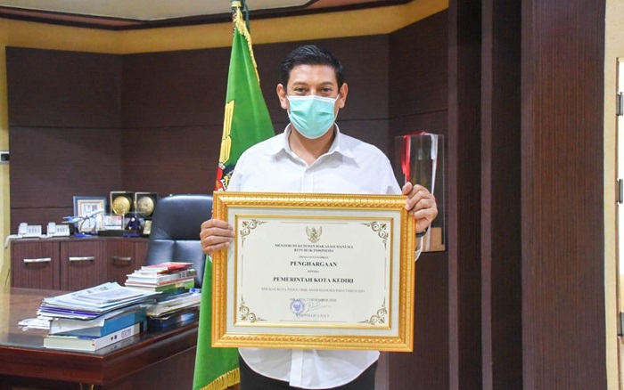 Fokus ke HAM, Pemkot Kediri Terima Penghargaan Lima Kali Berturut-turut