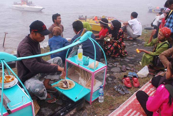 Hindari Pedagang Nakal, Rombong PKL di Telaga Sarangan akan Dipasangi Stiker Harga