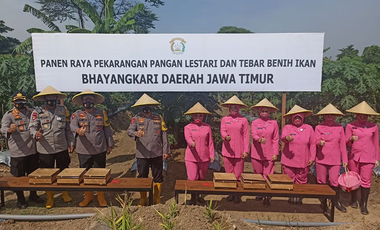 Kapolda Jatim Resmikan Pos Penjagaan Mako Sat Brimob dan Tebar Benih Ikan