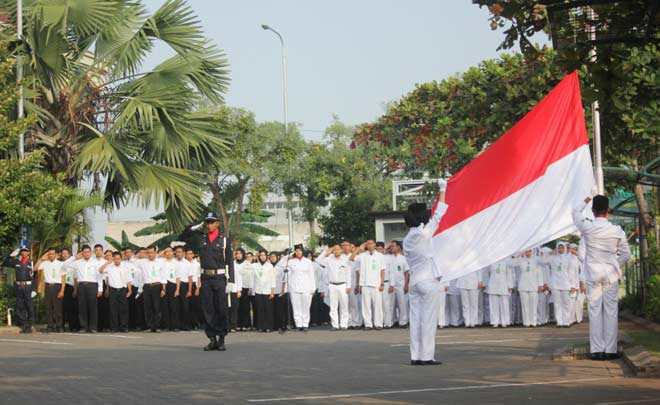 Rayakan HUT Kemerdekaan RI, RSNU Tuban Gelar Upacara dan Tumpengan