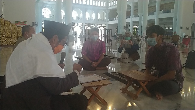 Milenial Surabaya ini Ikrar Syahadat karena Belajar Islam dari Teman