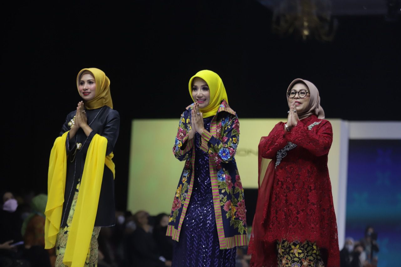Siti Ma'rifah, Putri Wapres Ma'ruf Amin, Catwalk di Internasional Modest Fashion Festival