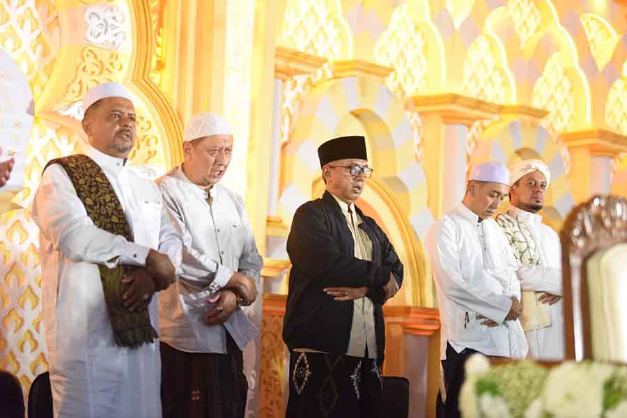 Gus Qowim Hadiri Majelis Dzikir Maulidurrasul SAW dan Haul Akbar Masyayikh Lirboyo