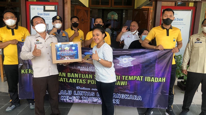 Satlantas Polres Ngawi Gelar Baksos Tempat Ibadah
