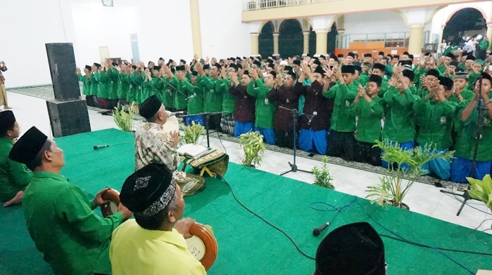 Ishari Jombang Meriahkan Haul ke-9 Gus Dur di Pesantren Tebuireng