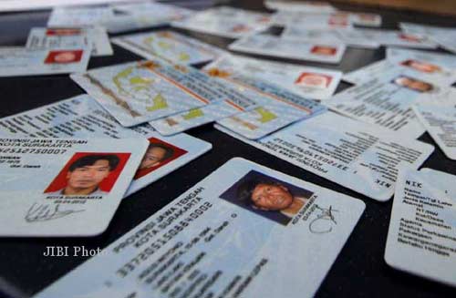 Material e-KTP Habis, Warga Kota Batu Diberi Fotokopi KTP
