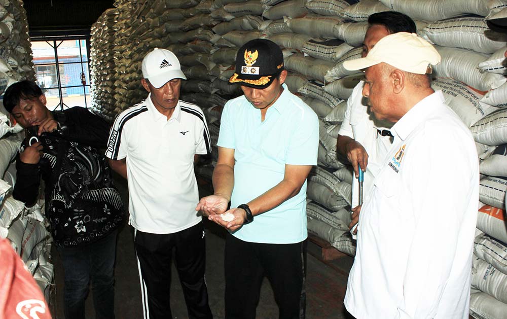 Sidak Pasar Besar dan Bulog, Mas Nawawi : Harga Bahan Pokok di Kota Pasuruan Terkendali