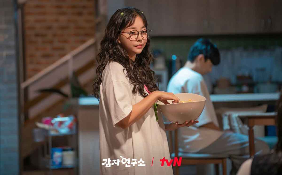 TVN Rilis Cuplikan Karakter Kim Ga Eun dalam Drama 'The Potato Lab'