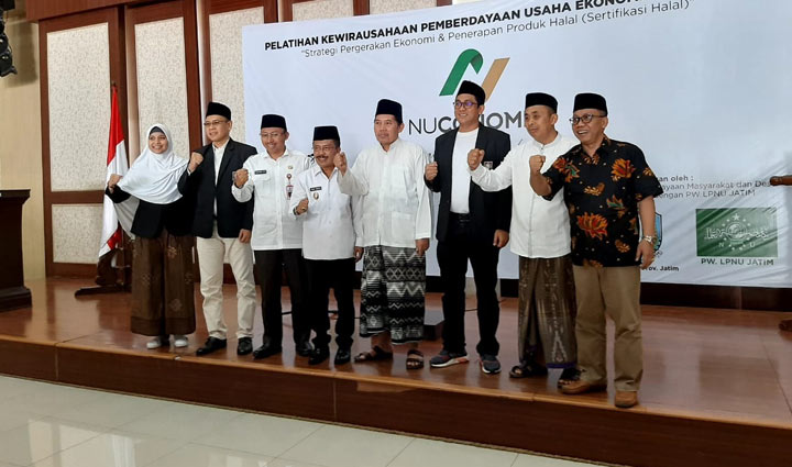 Bekerja sama dengan LPNU, 100 pelaku UMKM se-Malang Raya dan Pasuruan Raya mengikuti pelatihan kewirausahaan di gedung Among Tani Kota Batu, Rabu (6/11).