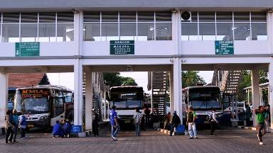 DPRD Surabaya Sepakat Bagi Hasil Terminal Purabaya Diambil Alih Pusat