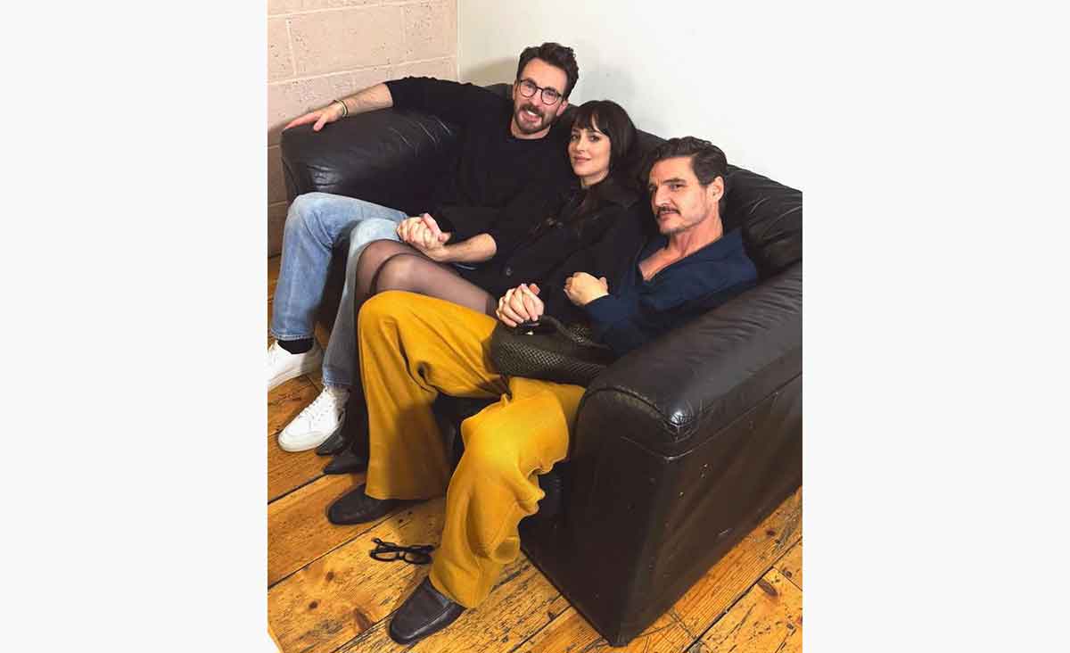 Potret Dakota Johnson hingga Chris Evans untuk Film Materialists