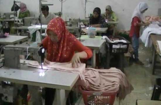Pengrajin Baju Koko di Gresik Kebanjiran Order