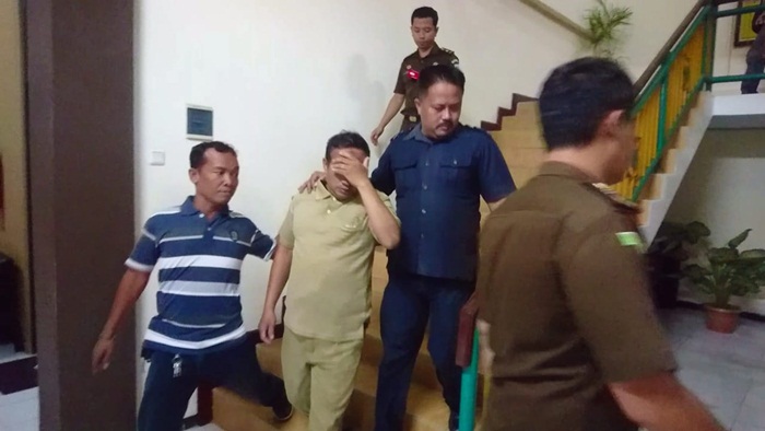 Kejari Sidoarjo Tahan Dua Tersangka Kasus Dugaan Korupsi Pembangunan TPST 