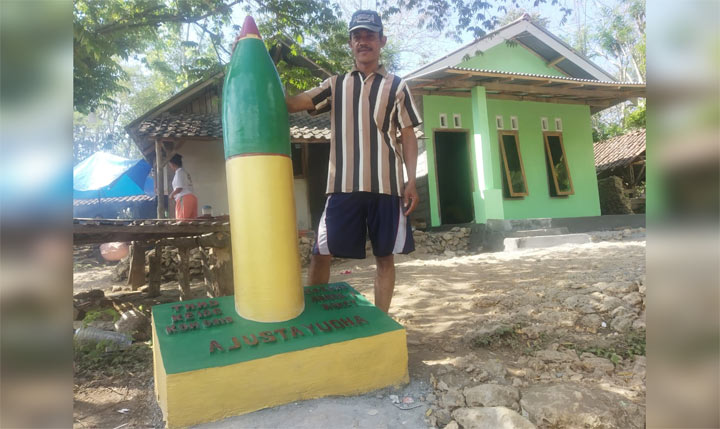 Tugu peluru yang dibangun sebagai prasasti dan tanda bahwa TMMD pernah singgah di Desa Kedungsalam Kecamatan Donomulyo, Kabupaten Malang.