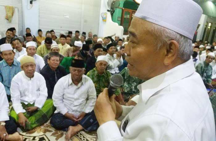 Saksikan Jari-Jari Jokowi Hadap Kiblat saat Salat, Kiai Asep Mau Kumpulkan Ulama Berpengaruh