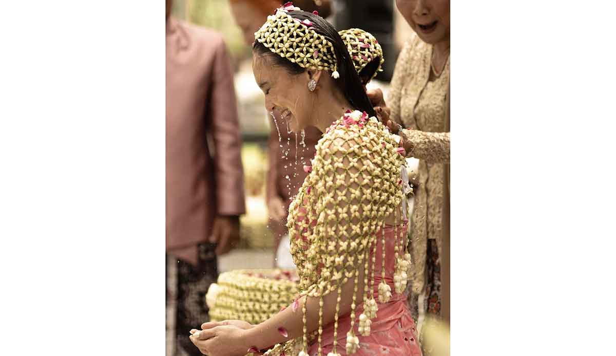 Luna Maya dan Maxime Bouttier Gelar Siraman di Ubud